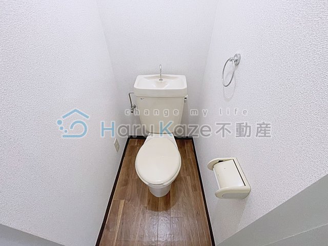 地下鉄名城線 新瑞橋駅 徒歩1分 3階建 築32年のトイレ写真