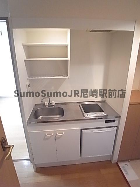 キッチン　コンパクトなキッチンで掃除もラクラク