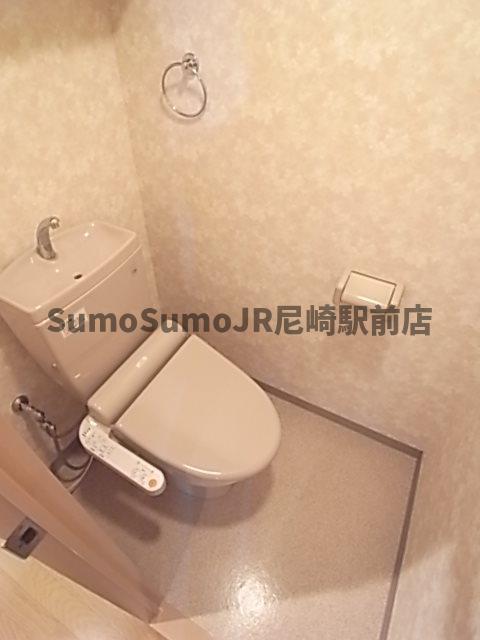 トイレ　ゆったりとした空間のトイレです