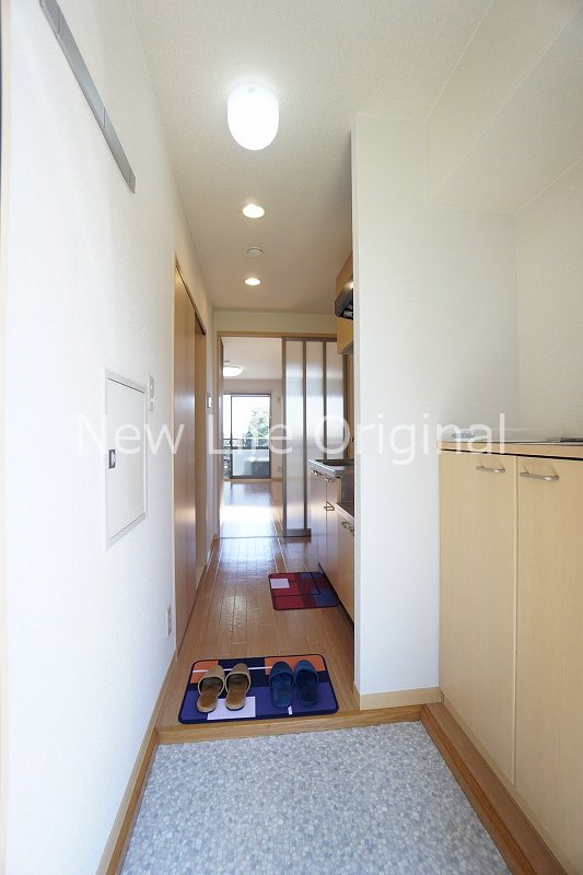 玄関　段差が少なく解放感のある玄関ホールです♪