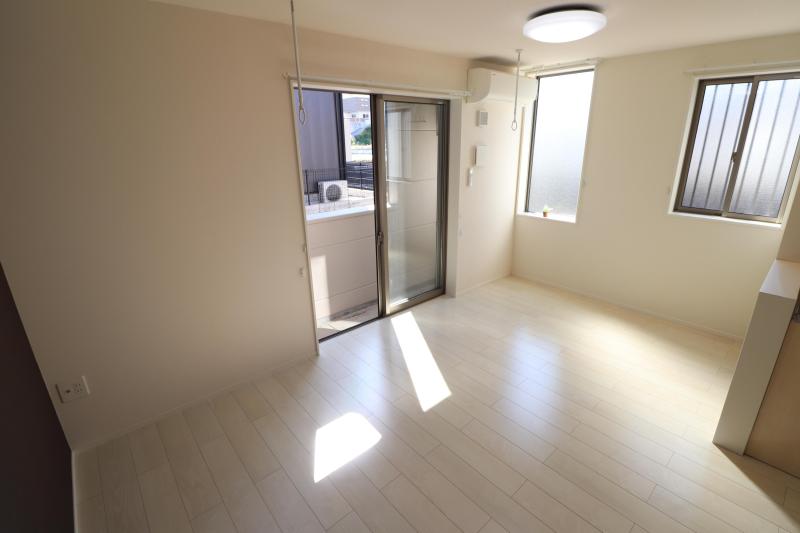 その他設備　リビング11.2帖のエアコンと室内物干し