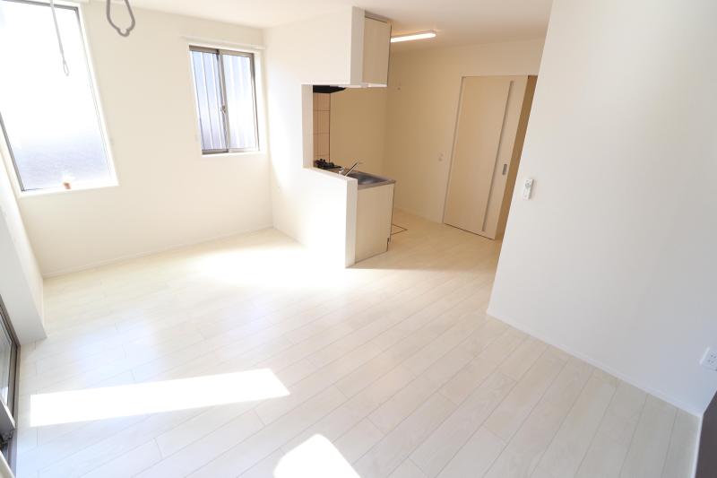 居室・リビング　1　2面採光で明るいリビング11.2帖