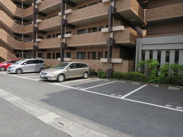 駐車場　駐車場