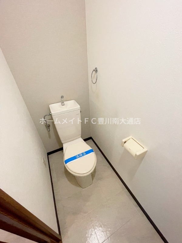 トイレ　同型別部屋写真（反転）