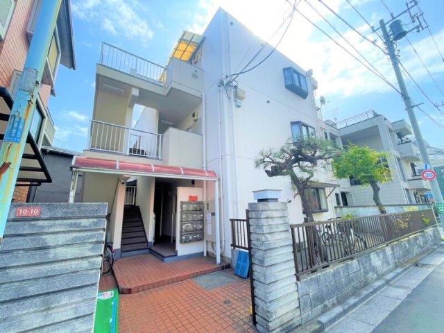 エントランス　建物の内部です