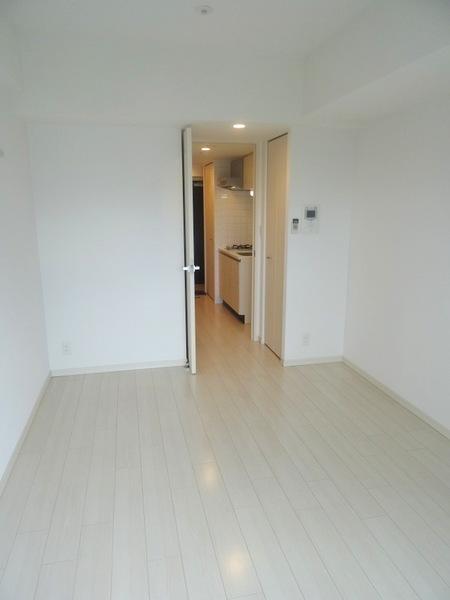 居室・リビング　★天井の高い洋室★