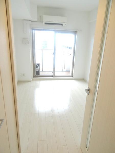 居室・リビング　★明るいお部屋です★