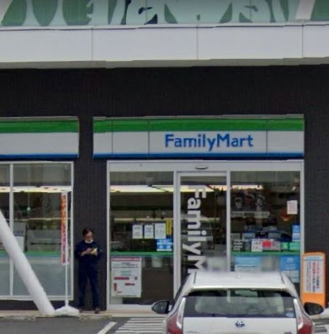 コンビニ　ファミリーマート 野中北店（コンビニ）まで522m