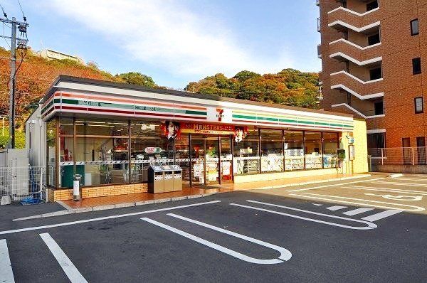 コンビニ　セブンイレブン福岡愛宕2丁目店（コンビニ）まで200m