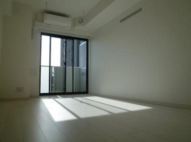 居室・リビング　室内