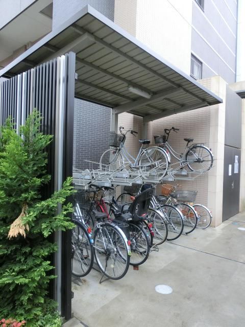 その他共有部分　屋根付き駐輪場