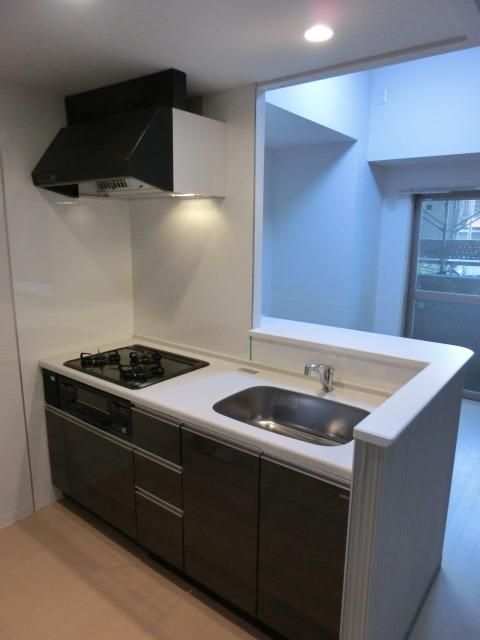 キッチン　３口システムキッチン