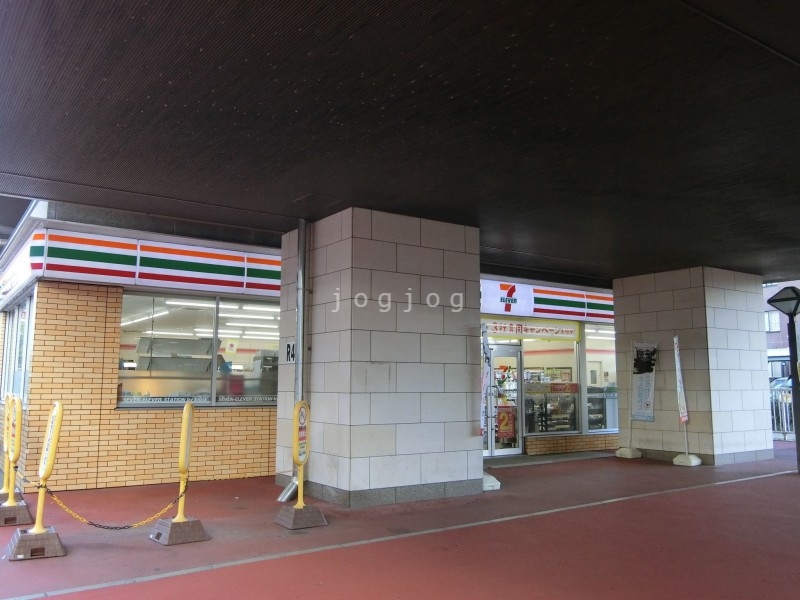 コンビニ　セブンイレブン北海道ST新琴似店（コンビニ）まで560m
