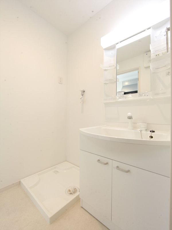 洗面設備　脱衣所　独立洗面台（シャンプードレッサー付）