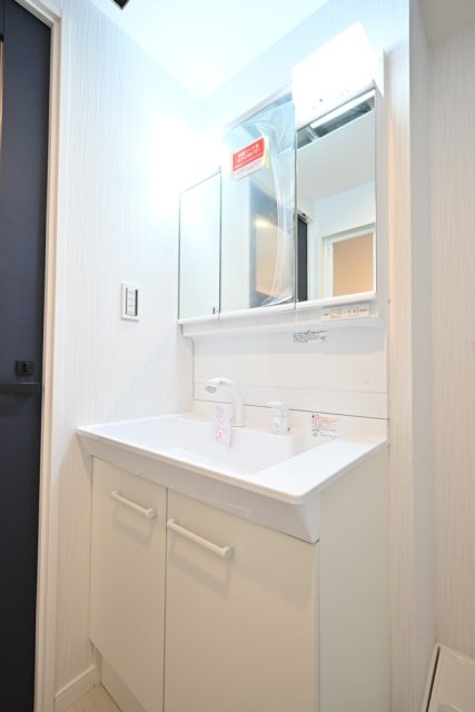 洗面設備　独立洗面台で身支度をすべて済ませてしまいましょう