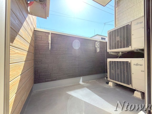 バルコニー　陽当たり良好なバルコニーです