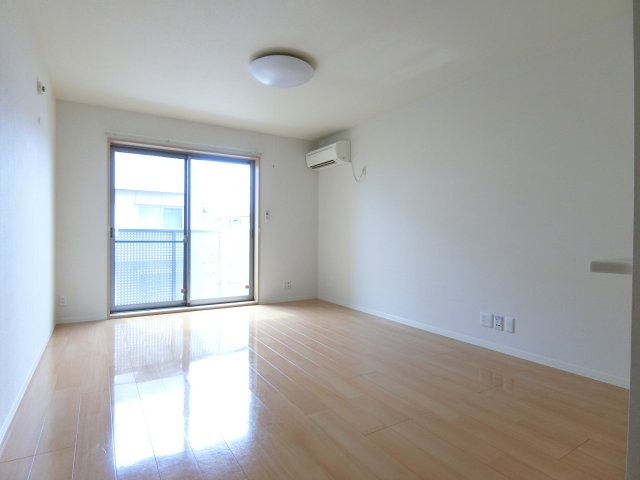 居室・リビング　203号室の写真（イメージ写真）