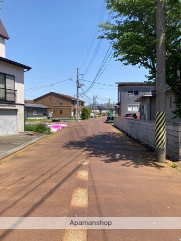 その他　前面道路（その他）まで0m