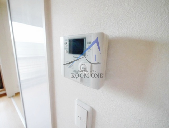 セキュリティ　モニター付きインターホンです。