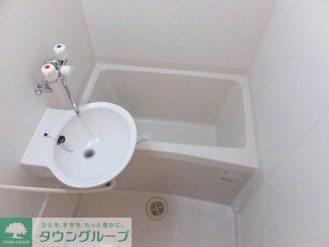 バス・シャワールーム　バス・トイレ別です♪