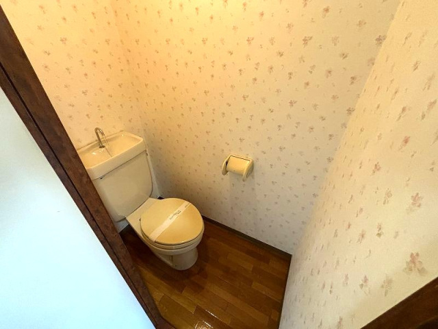 トイレ　別号室の写真です