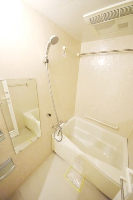 バス・シャワールーム　※別部屋の参考写真です。