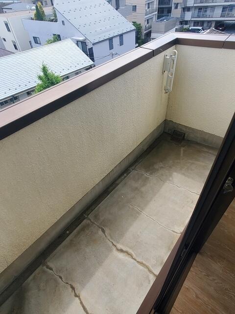 バルコニー　反転部屋参考写真です。