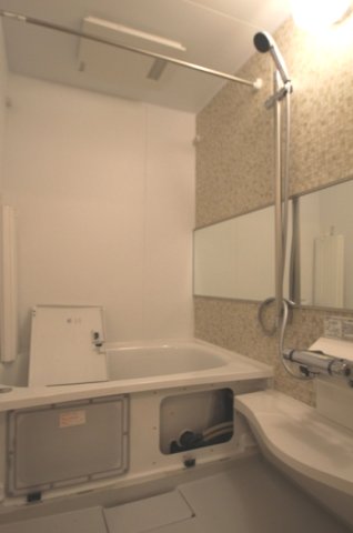 バス・シャワールーム　追い炊き機能もついております。