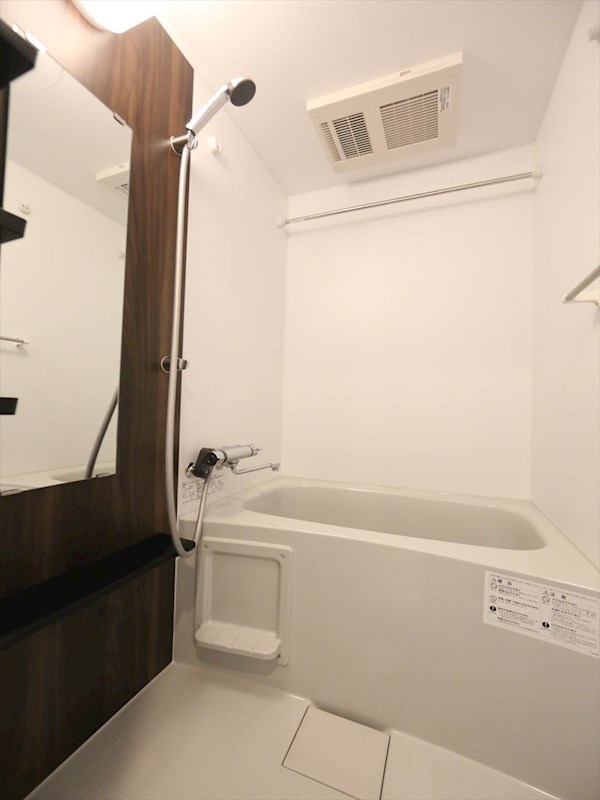 バス・シャワールーム　バスルーム　浴室暖房乾燥機付き
