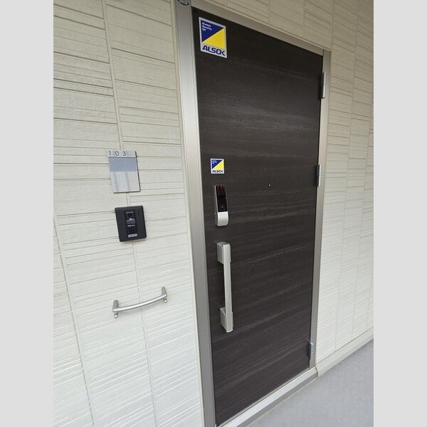 玄関　玄関(外観)