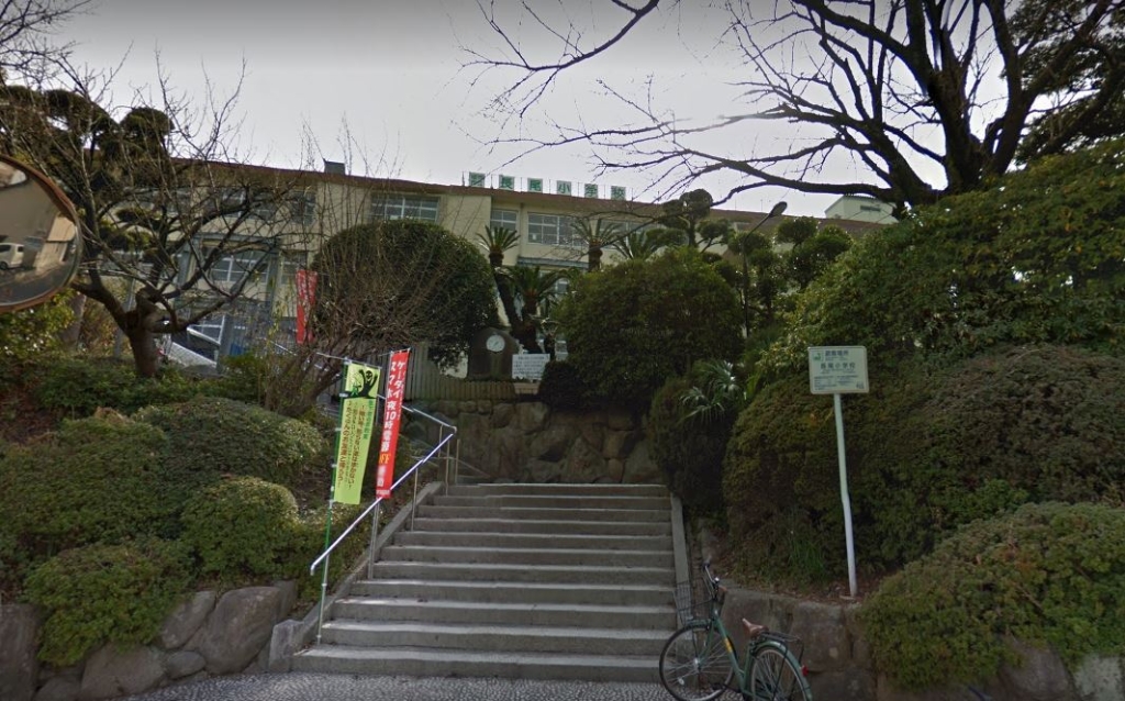 小学校　福岡市立長尾小学校（小学校）まで450m