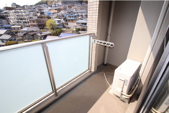 バルコニー　※掲載写真は同マンション別部屋参考写真となります。