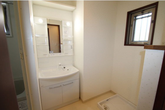 洗面設備　※掲載写真は同マンション別部屋参考写真となります。