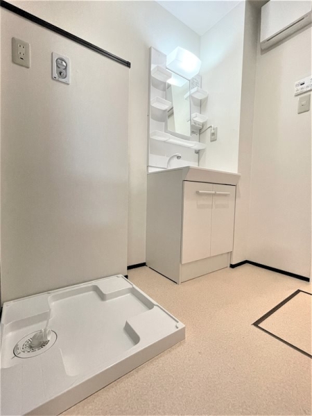 洗面設備　※参考写真　同建築メーカー施工の同間取完成他物件のものです。