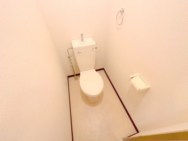 トイレ　清潔感のあるトイレは、誰もがリラックスできる空間です。