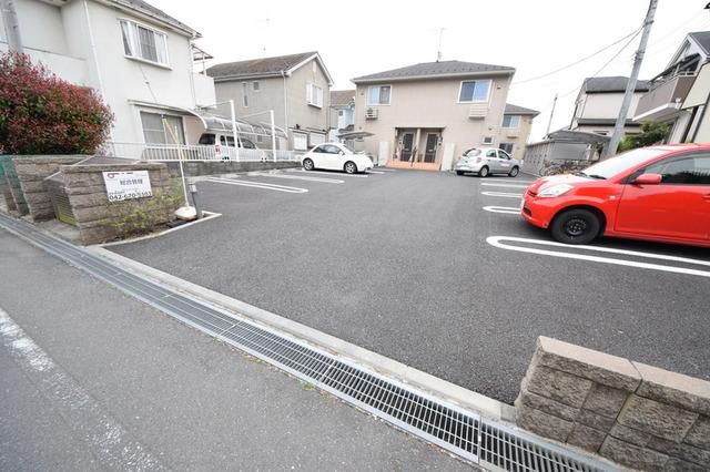 エントランス　★駐車場★