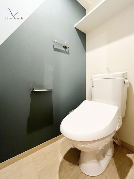 トイレ　温水洗浄便座付で便利☆