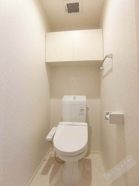 トイレ　温水洗浄便座付き♪