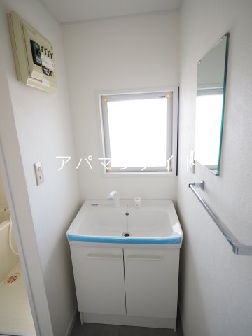 洗面設備　脱衣スペースもあります