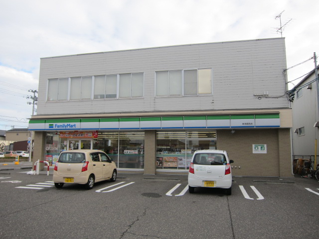 コンビニ　ファミリーマート 新潟鐙西店（コンビニ）まで1211m