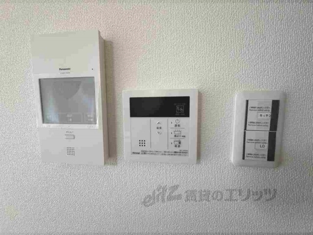 その他設備　給湯器リモコン