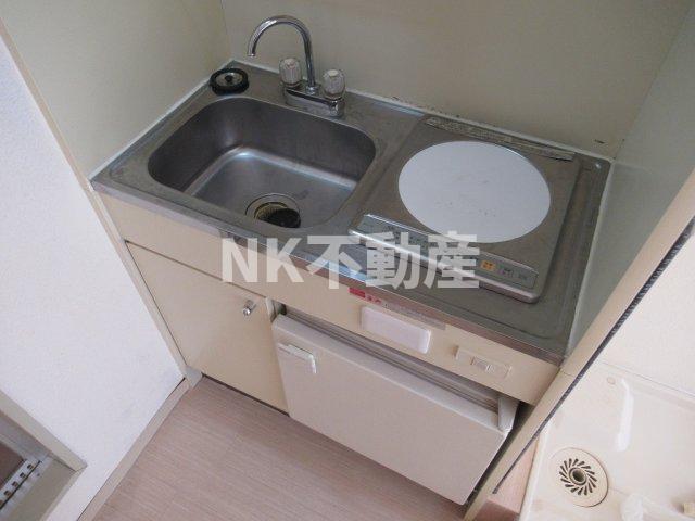 キッチン　コンパクトなキッチンで掃除もラクラク