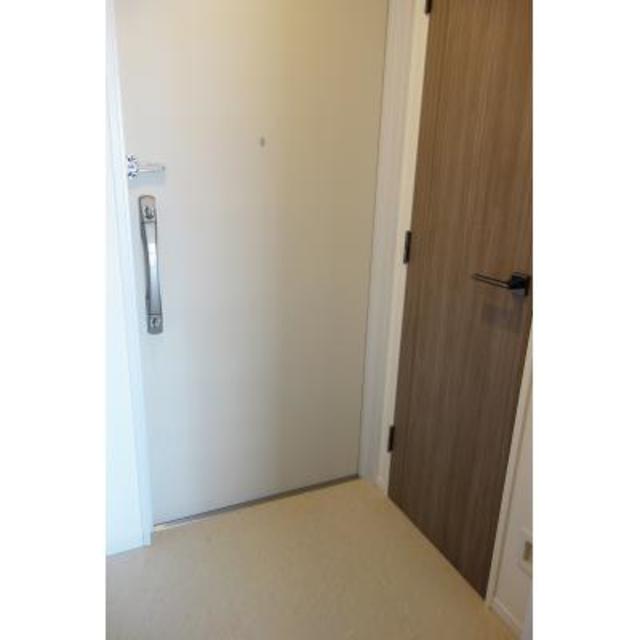 玄関　※写真は同タイプ住戸です。