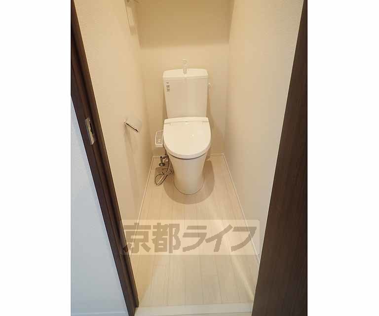 トイレ　ウォシュレットつきです。