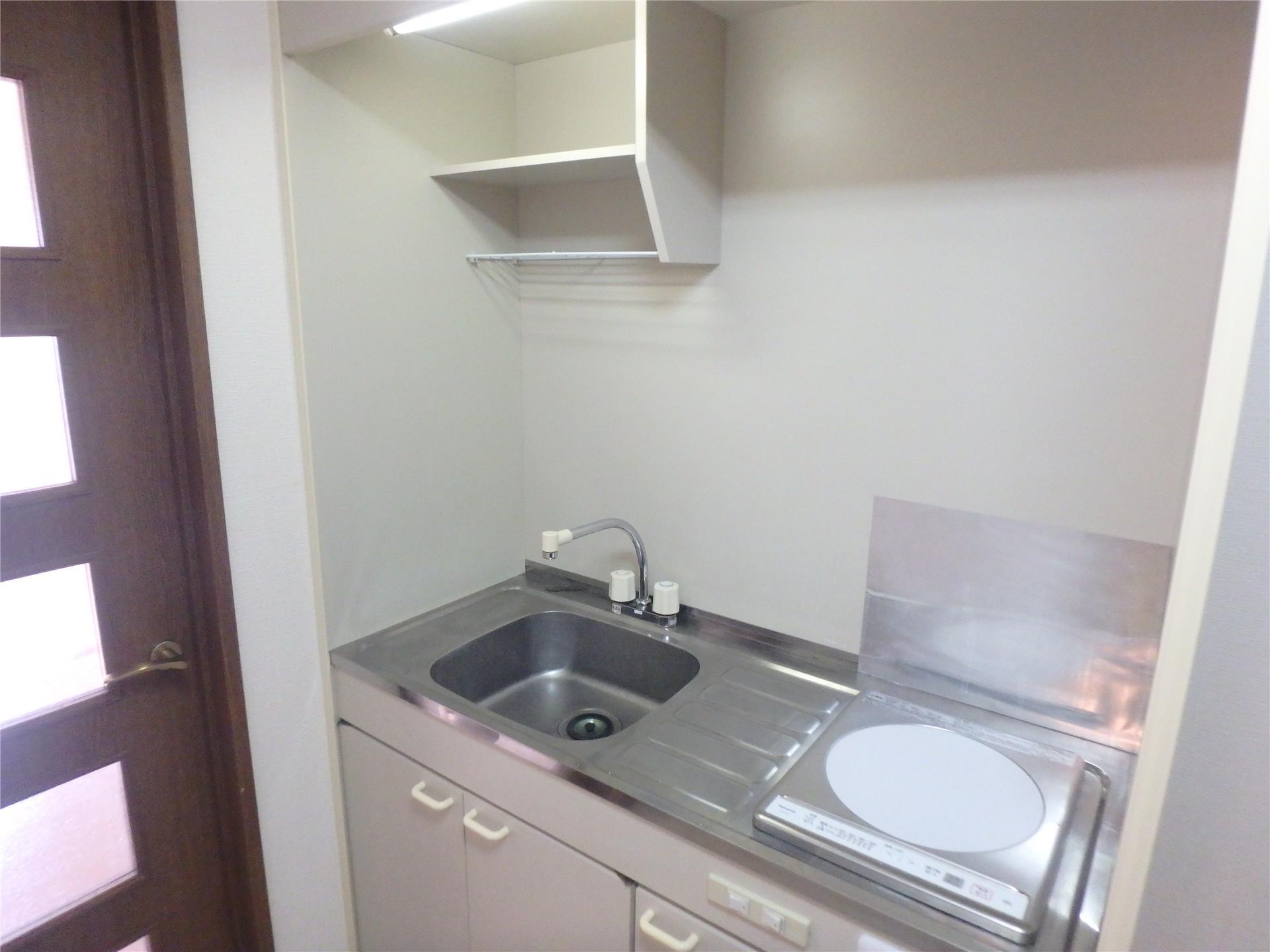 キッチン　１口ＩＨコンロ付きのキッチンです