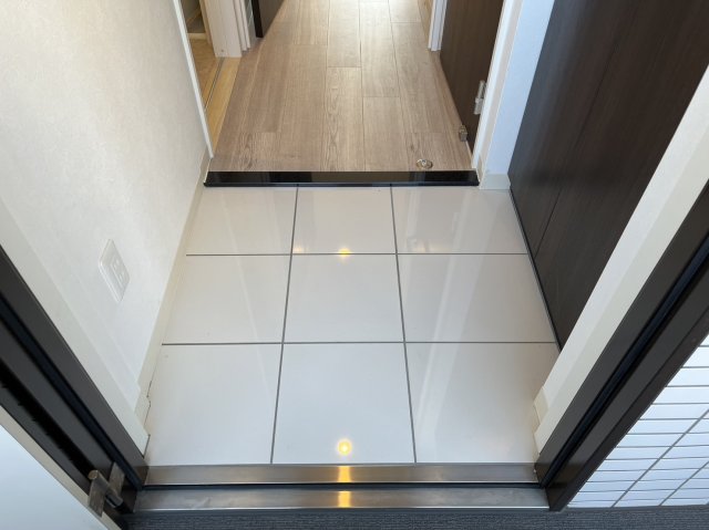 玄関　GRANDUKE千代田regaria