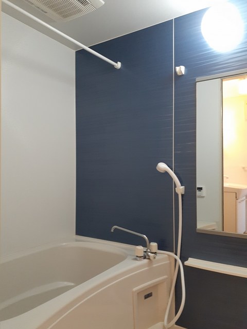 バス・シャワールーム　浴室乾燥機完備♪