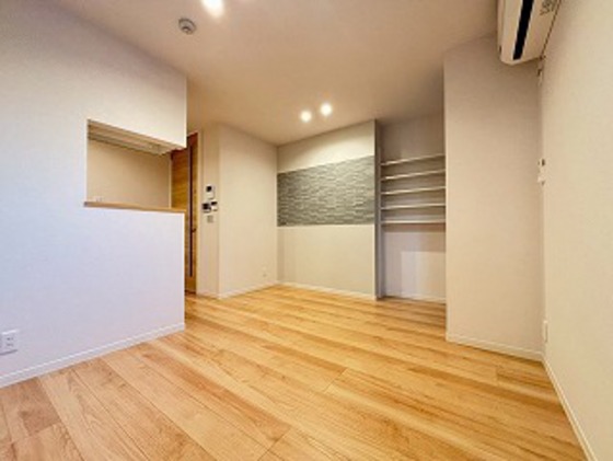 居室・リビング　※別号室の写真です。