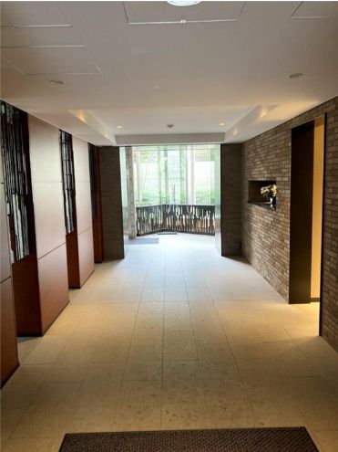 ロビー　弊社は都内全域の物件をご紹介可能です！