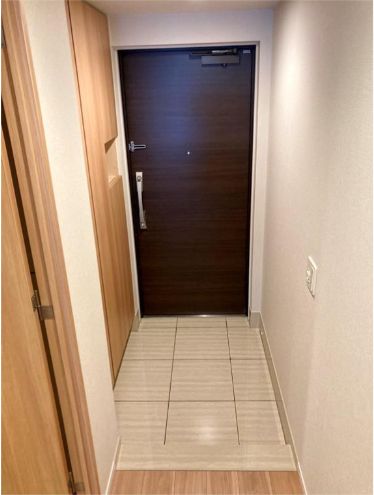 玄関　弊社は都内全域の物件をご紹介可能です！